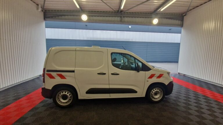 Peugeot Partner STANDARD 650 KG BLUEHDI 130 SS ASPHALT - Image 04 (July 7, 2026)