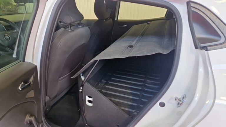 Renault Clio V SOCIETE SCE 75 – 20 AIR NAV - Image 11 (July 7, 2026)
