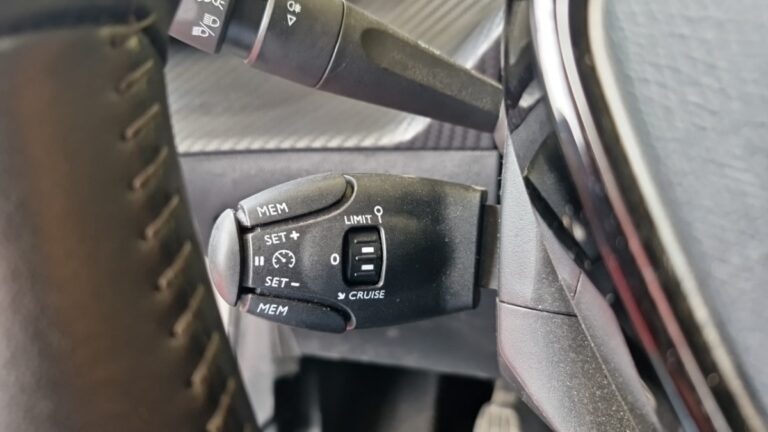 Peugeot 208 affaire BLUEHDI 100 SS PREMIUM PACK - Image 16 (July 7, 2026)