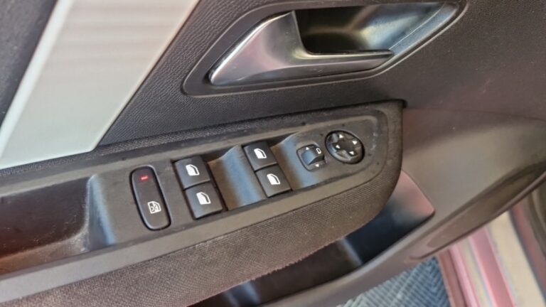 Citroën C4 SOCIETE PURETECH 100 SS LIVE PACK BUSINESS - Image 14 (July 7, 2026)