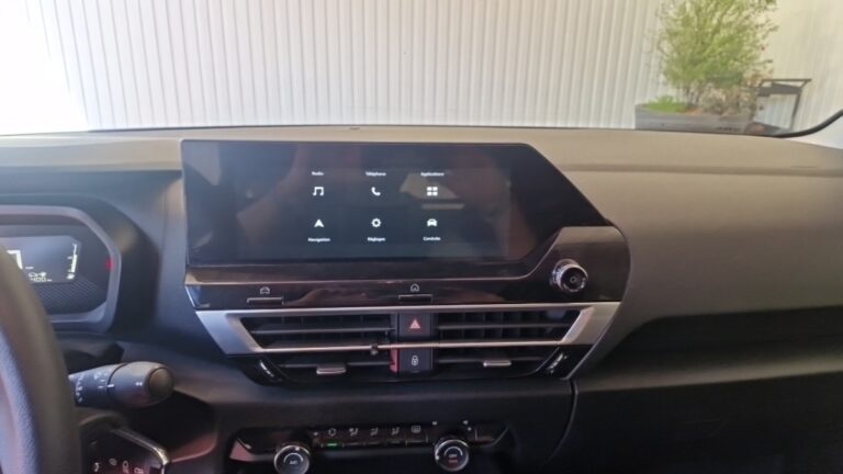 Citroën C4 SOCIETE PURETECH 100 SS LIVE PACK BUSINESS - Image 18 (July 7, 2026)