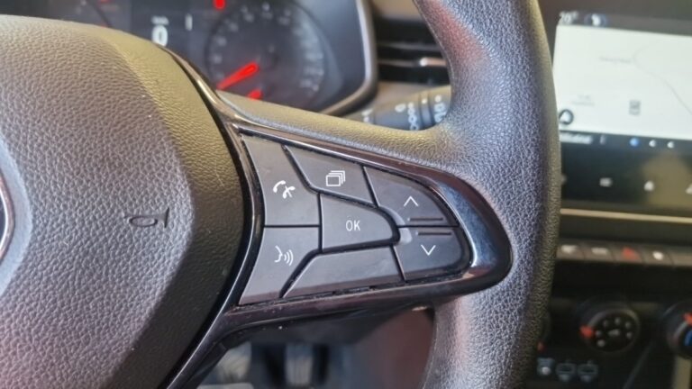 Renault Clio V SOCIETE TCE 90 – 21 AIR NAV - Image 16 (July 7, 2026)
