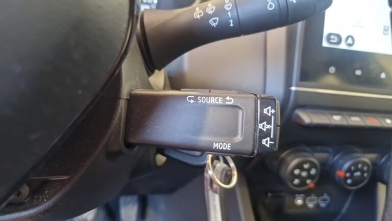 Renault Clio V SOCIETE TCE 90 – 21 AIR NAV - Image 20 (July 7, 2026)