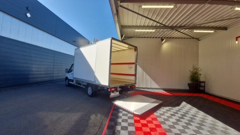 Ford Transit T350 l4 2.0 ecoblue 130 trend business CAISSE 20m3 + HAYON - Image 10 (July 7, 2026)