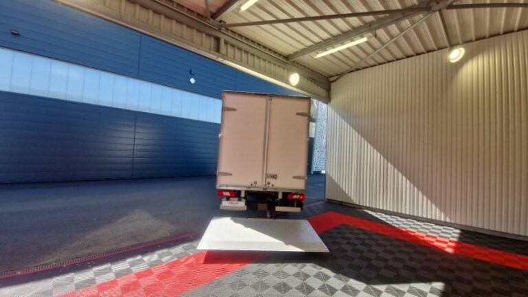Ford Transit T350 l4 2.0 ecoblue 130 trend business CAISSE 20m3 + HAYON - Image 13 (July 7, 2026)