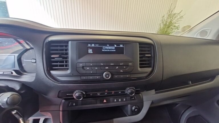 Peugeot Expert Combi STANDARD BLUEHDI 120CH SS - Image 11 (July 7, 2026)