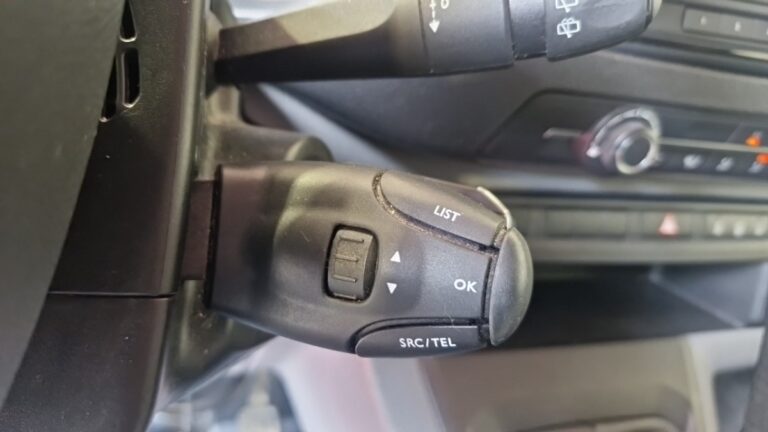 Peugeot Expert Combi STANDARD BLUEHDI 120CH SS - Image 18 (July 7, 2026)