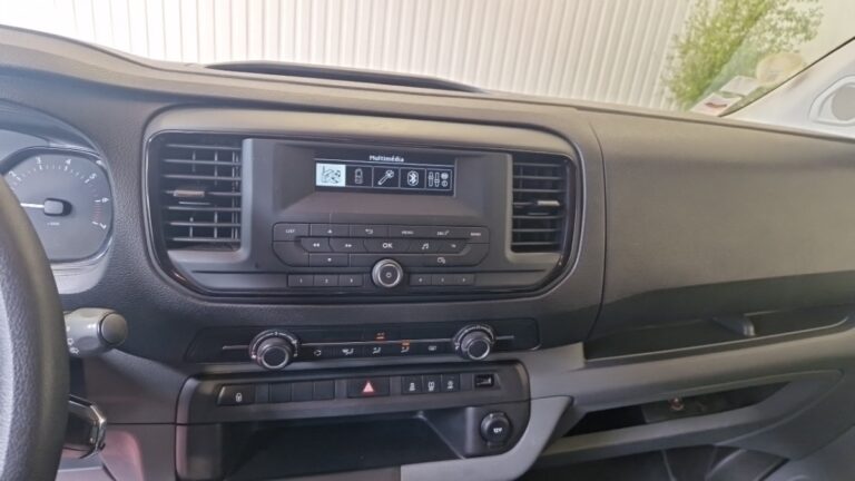 Peugeot Expert Combi STANDARD BLUEHDI 120CH SS - Image 19 (July 7, 2026)