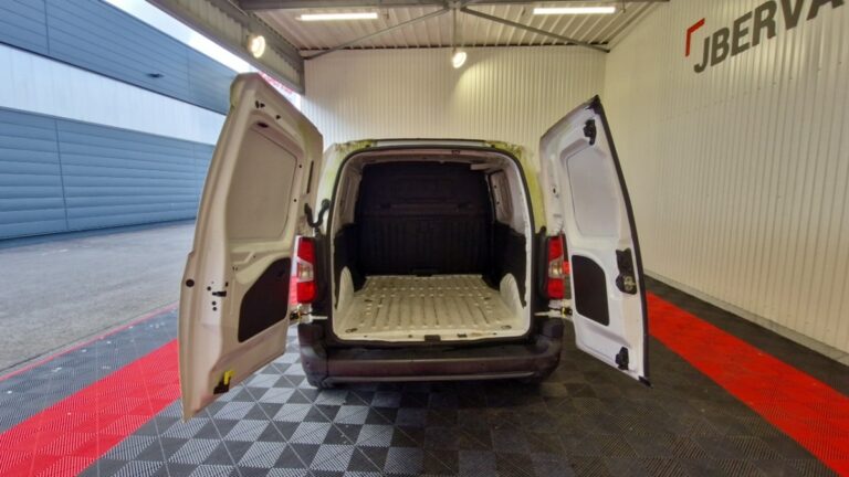 Peugeot Partner STANDARD 1000 KG PURETECH 110 SS PREMIUM - Image 10 (July 7, 2026)