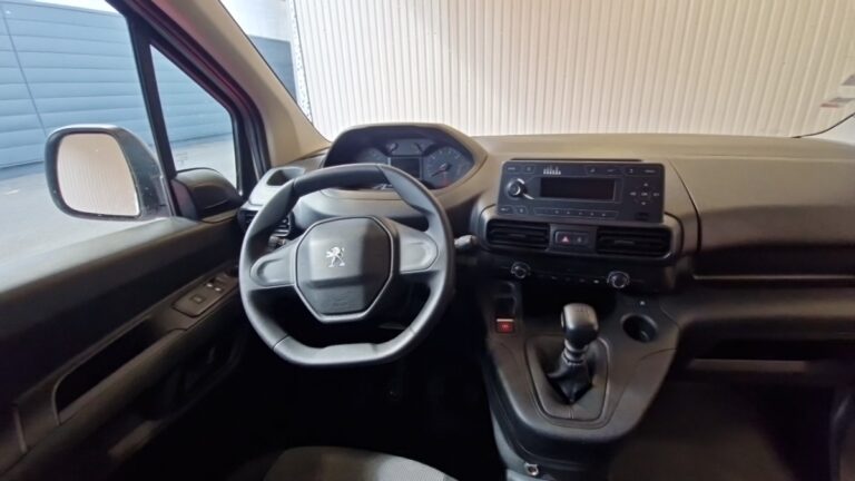 Peugeot Partner STANDARD 1000 KG PURETECH 110 SS PREMIUM - Image 14 (July 7, 2026)