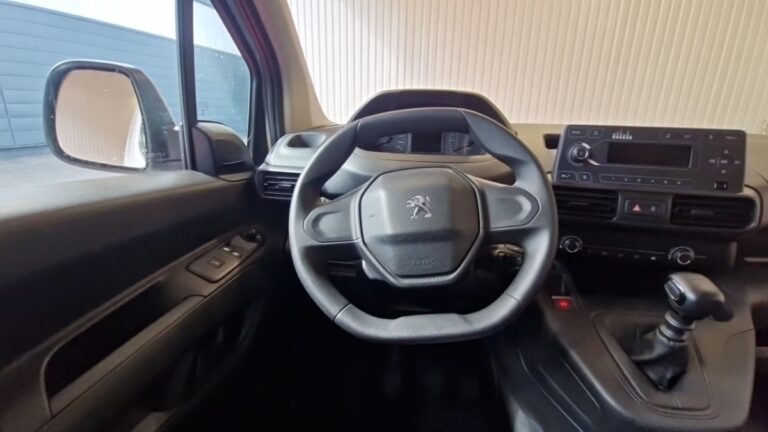 Peugeot Partner STANDARD 1000 KG PURETECH 110 SS PREMIUM - Image 15 (July 7, 2026)