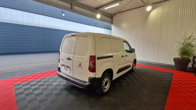 Peugeot Partner STANDARD 1000 KG PURETECH 110 SS PREMIUM - Image 05 (July 7, 2026)