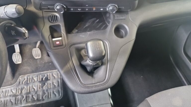Peugeot Partner LONG 950 KG BLUEHDI 130 SS ASPHALT - Image 20 (July 7, 2026)