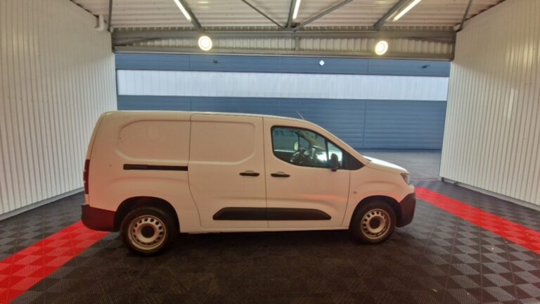 Peugeot Partner LONG 950 KG BLUEHDI 130 SS ASPHALT - Image 04 (July 7, 2026)