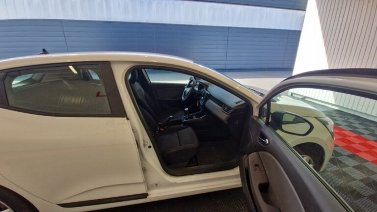 Renault Clio V SOCIETE BLUE DCI 85 AIR - Image 09 (July 7, 2026)