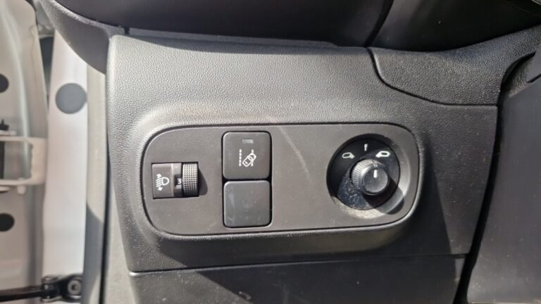 Citroën C3 SOCIETE BLUEHDI 100 SS FEEL - Image 15 (July 7, 2026)