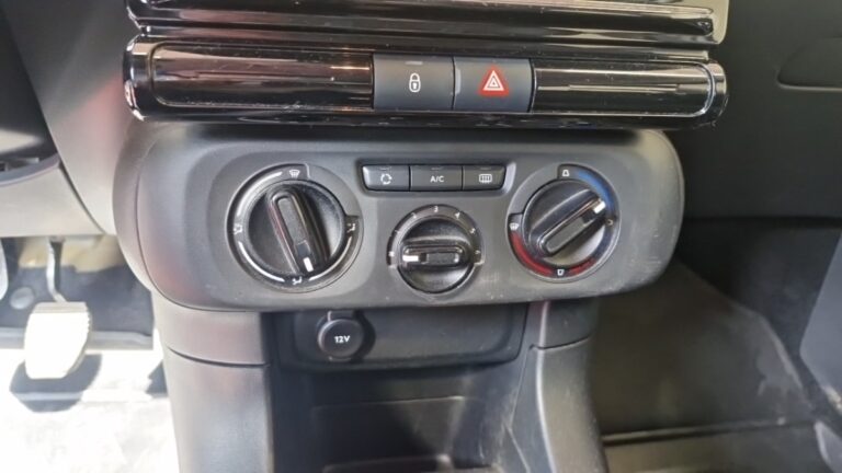 Citroën C3 SOCIETE BLUEHDI 100 SS FEEL - Image 17 (July 7, 2026)