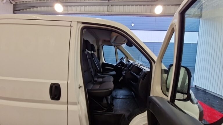 Peugeot Boxer TOLE 333 BLUEHDI 140 SS ASPHALT - Image 09 (July 7, 2026)