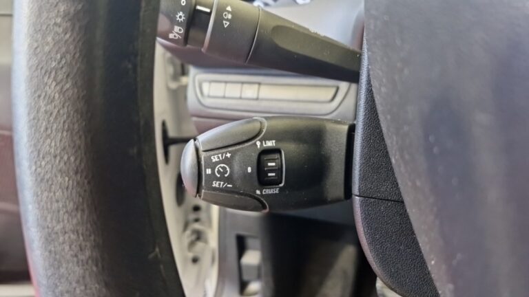 Peugeot 208 affaire BLUEHDI 100 SS PREMIUM - Image 15 (July 7, 2026)