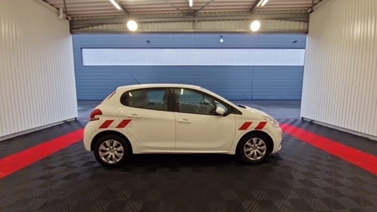 Peugeot 208 affaire BLUEHDI 100 SS PREMIUM - Image 04 (July 7, 2026)