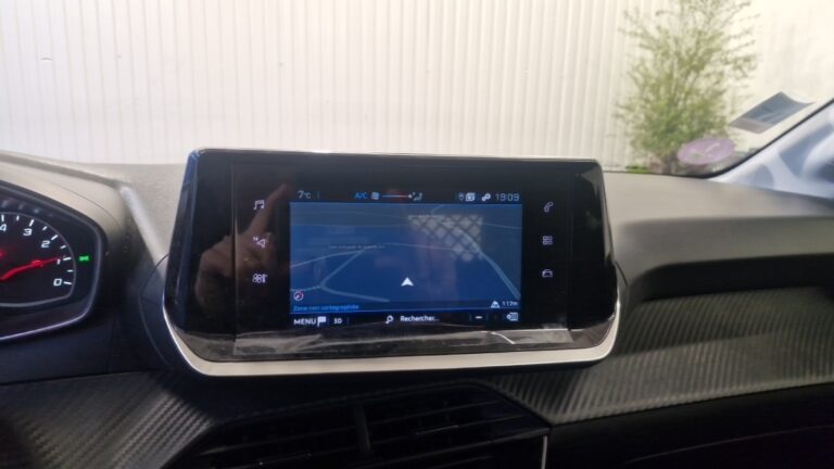 Peugeot 208 affaire PURETECH 75 SS PREMIUM - Image 15 (July 7, 2026)