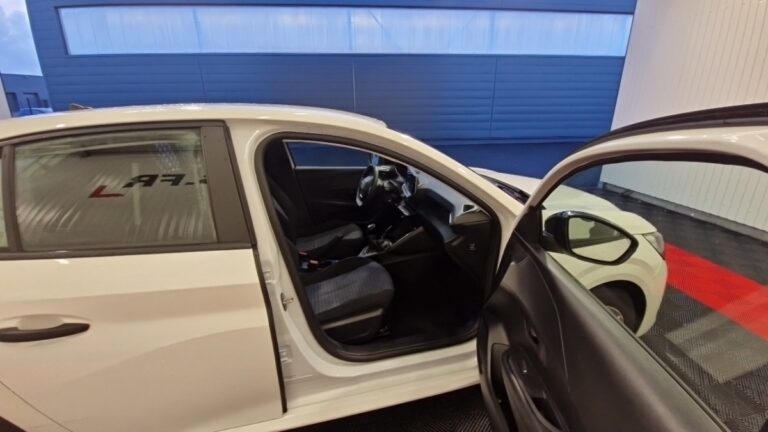 Peugeot 208 affaire PURETECH 75 SS PREMIUM - Image 09 (July 7, 2026)