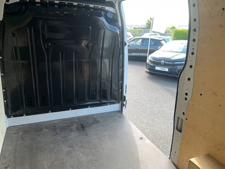 Renault Master FOURGON FGN TRAC F3500 BLUE DCI 135 CONFORT - Image 16 (July 7, 2026)