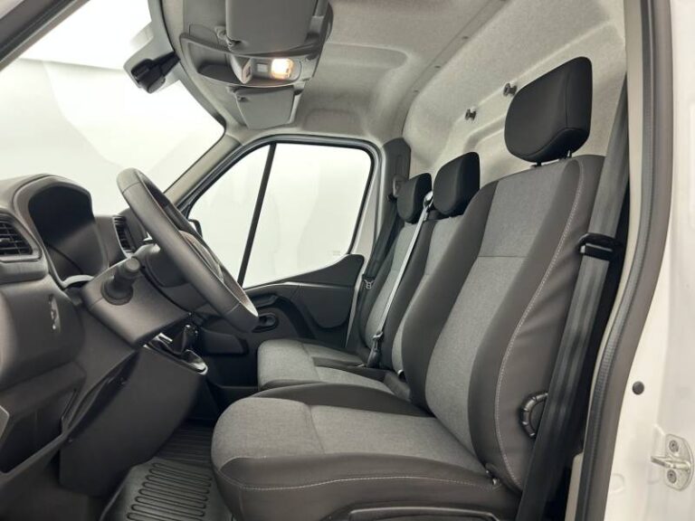 Renault Master FOURGON FGN TRAC F3500 BLUE DCI 135 CONFORT - Image 09 (July 7, 2026)