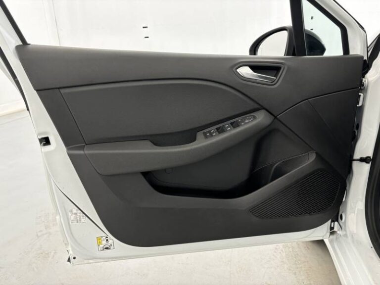 Renault Clio SOCIETE BLUE DCI 100 EVOLUTION REVERSIBLE - Image 11 (July 7, 2026)