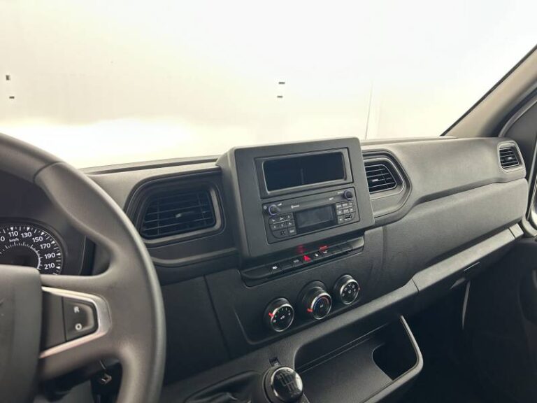 Renault Master FOURGON FGN TRAC F3500 BLUE DCI 135 CONFORT - Image 12 (July 7, 2026)