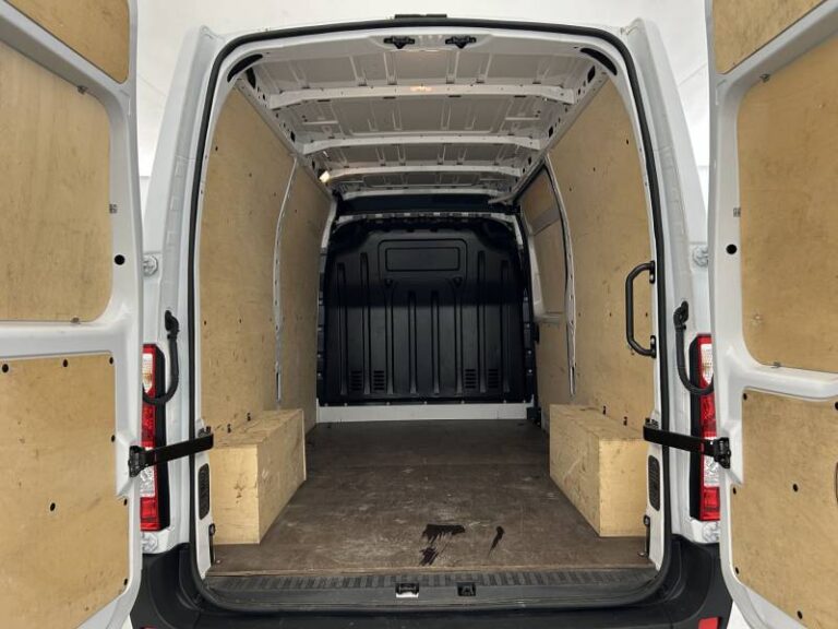 Renault Master FOURGON FGN TRAC F3500 BLUE DCI 135 CONFORT - Image 18 (July 7, 2026)
