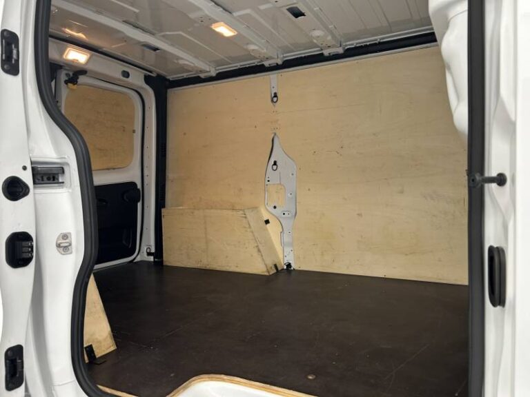 Renault Trafic FG BLUE DCI 130 3T GSR2 ADVANCE - Image 16 (July 7, 2026)