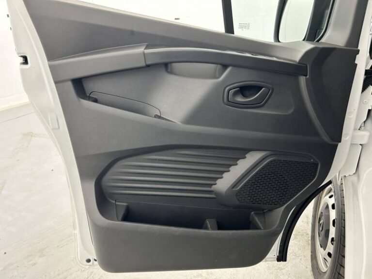 Renault Trafic FGN 3T BLUE DCI 130 GSR2 ADVANCE - Image 11 (July 7, 2026)