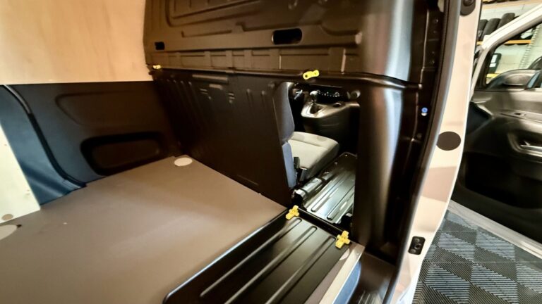 Peugeot Partner III Taille M Pack Asphalt Connect 650kg BlueHDi 100 S&S BVM6 - Image 12 (July 7, 2026)