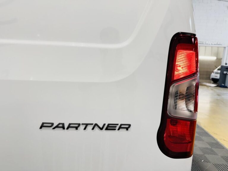 Peugeot Partner III M CU std Diesel 100ch Manuelle Pro Skill - Image 12 (July 7, 2026)