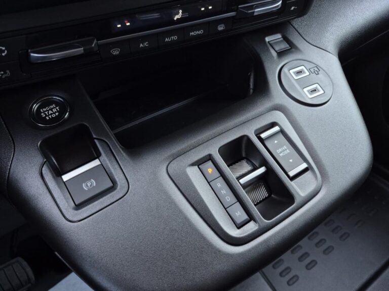 Peugeot Partner III M CU Std Dies 130 ch Auto Pack Prem Co - Image 06 (July 7, 2026)