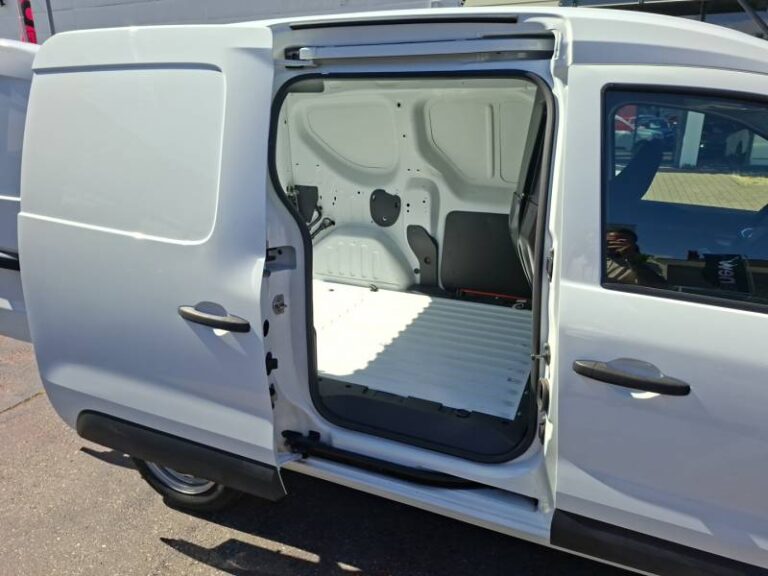 Renault Express (30) VAN BLUE DCI 95 – 22 CONFORT - Image 12 (July 7, 2026)