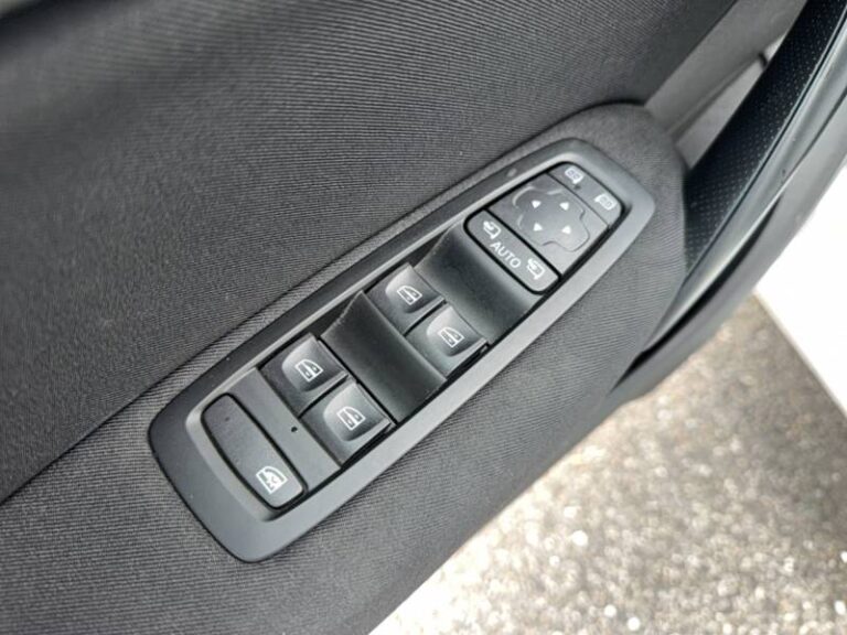 Renault Mégane SOCIETE IV BLUE DCI 115 AIR NAV REVERSIBLE - Image 15 (July 7, 2026)