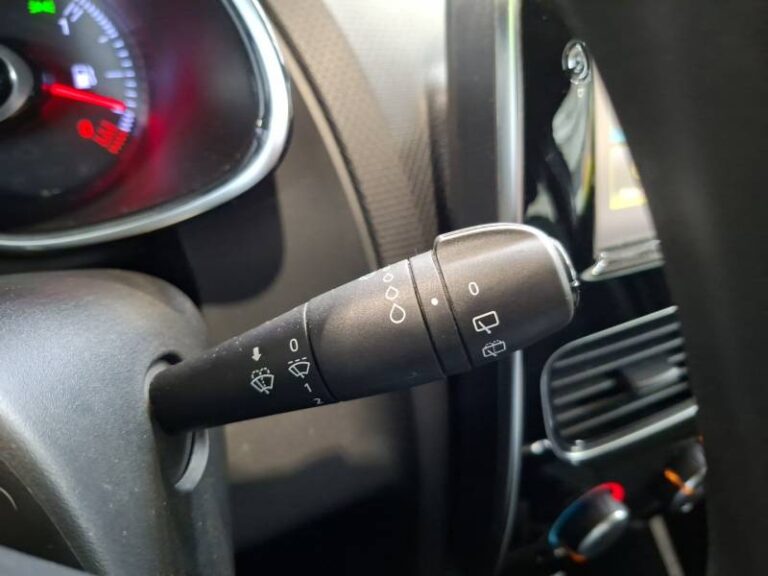 Renault Clio SOCIETE DCI 90 ENERGY E6C AIR MEDIANAV - Image 18 (July 7, 2026)
