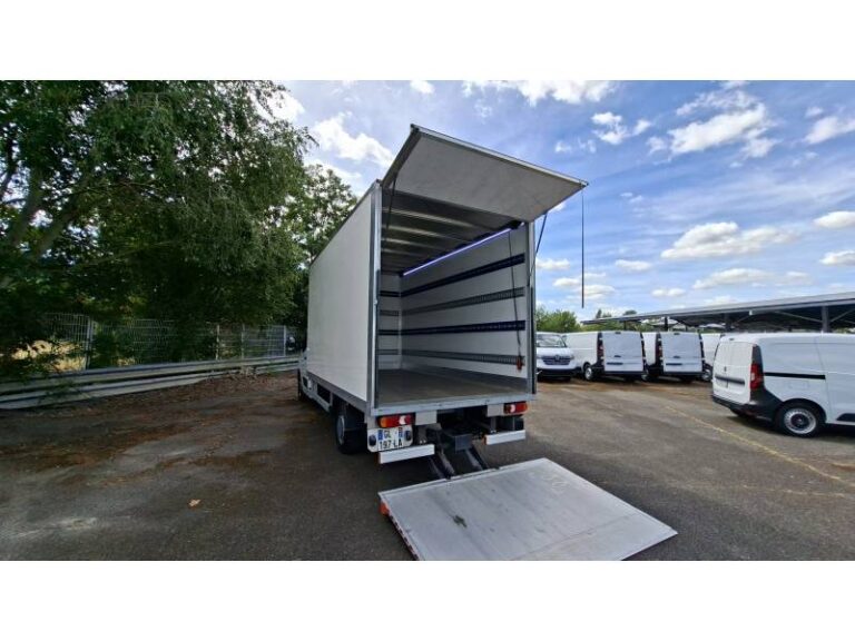 Renault Master FOURGON CC TRAC 3T5 L3 DCI 145 CONFORT CAISSE AVEC HAYON - Image 17 (July 7, 2026)