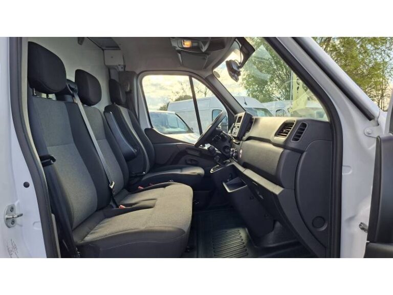 Renault Master FOURGON PHC TRAC F3500 BLUE DCI 145 EURO VI CONFORT - Image 09 (July 7, 2026)