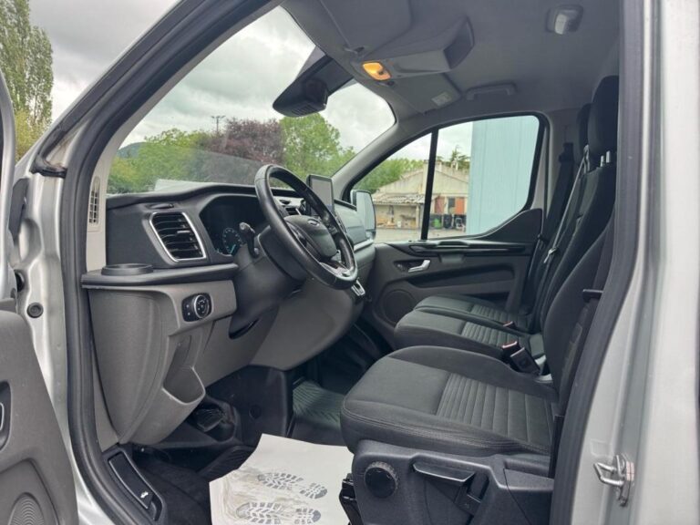 Ford Transit 300 2.0 ECOBLUE 170 LIMITED BA - Image 09 (July 7, 2026)