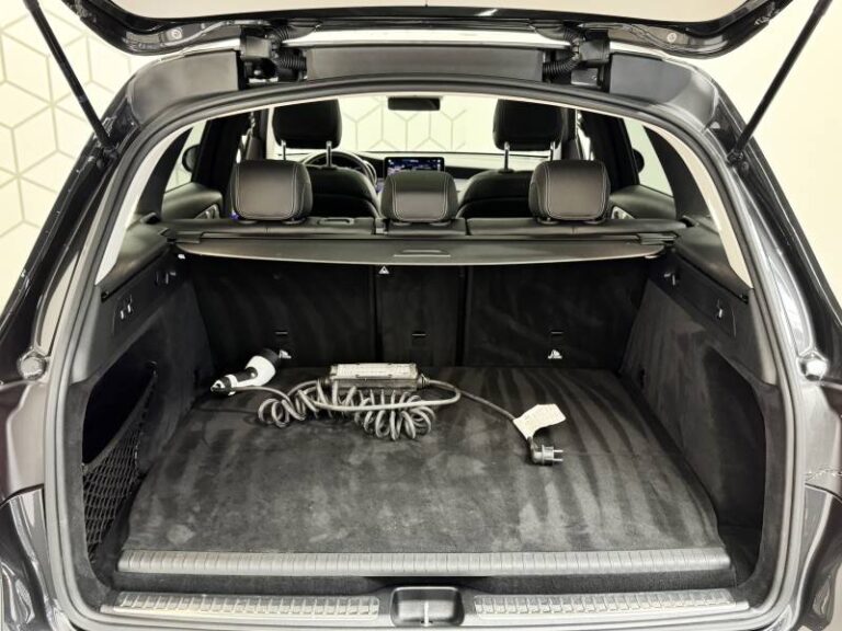 Mercedes classe glc 300 e EQ POWER 9G-Tronic 4Matic AMG Line - Image 16 (July 7, 2026)
