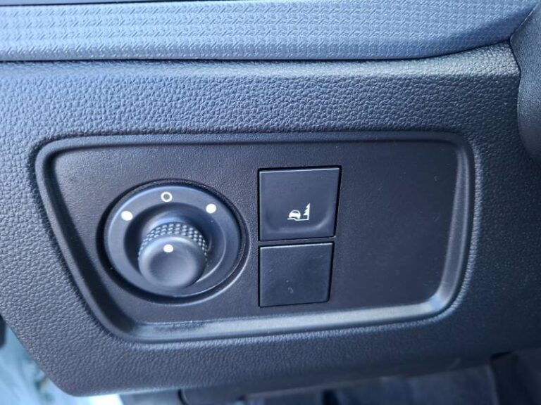 Renault Express (30) VAN BLUE DCI 95 – 22 CONFORT - Image 17 (July 7, 2026)