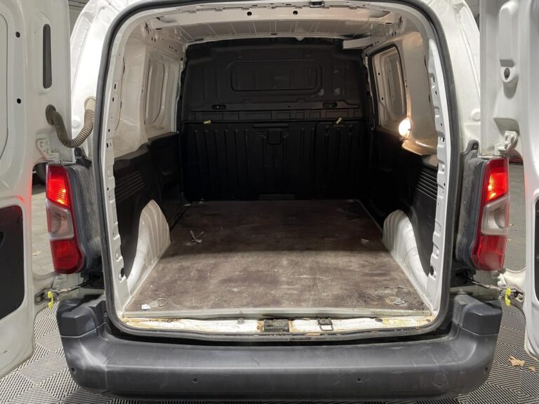 Peugeot Partner HDI 130CH -KIT ARBRE À CAMES NEUf 8MM-CAMÉRA DE RECUL-BOITE AUTO-GARANTIE 6 MOIS-FINANCEMENT POSSIBLE- - Image 15 (July 7, 2026)