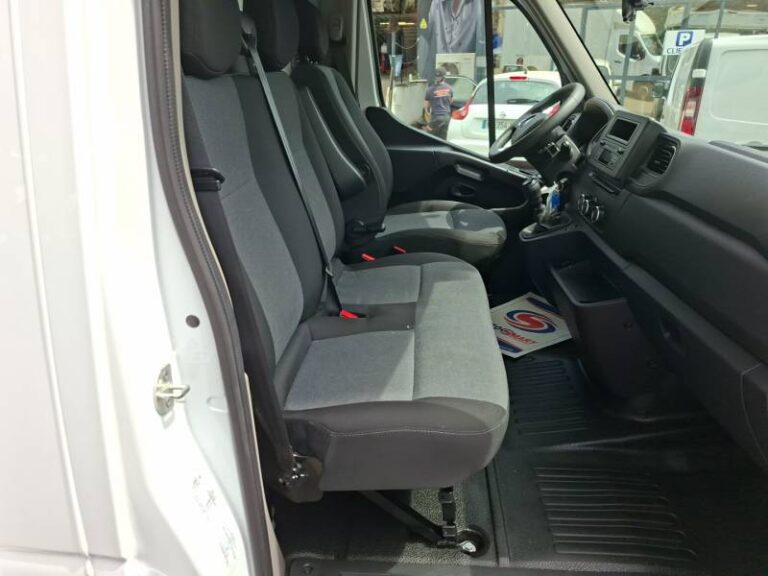 Renault Master FOURGON PHC TRAC F3500 BLUE DCI 145 EURO VI CONFORT - Image 11 (July 7, 2026)