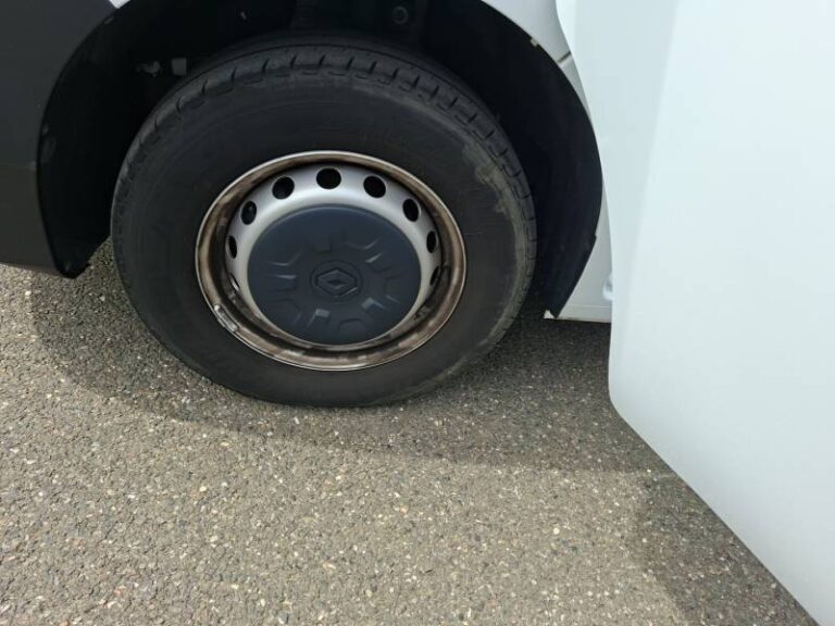 Renault Master FOURGON PHC TRAC F3500 BLUE DCI 145 EURO VI CONFORT - Image 18 (July 7, 2026)