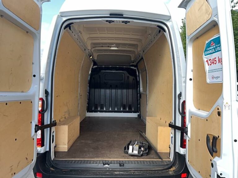 Renault Master FOURGON FGN TRAC F3500 BLUE DCI 135 CONFORT - Image 17 (July 7, 2026)