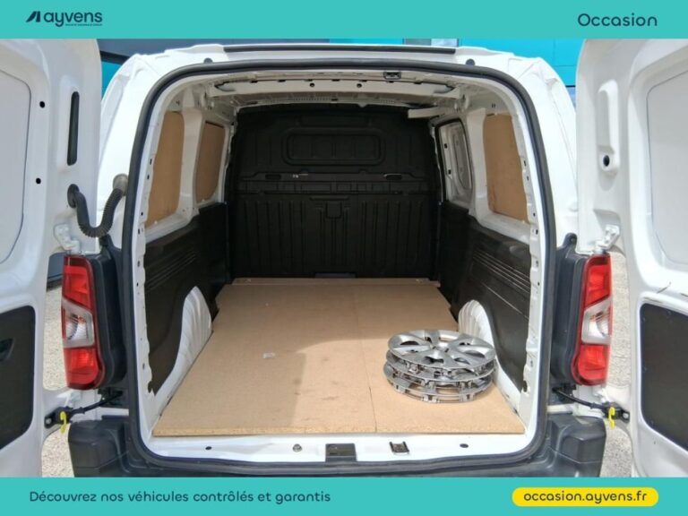 Citroën Berlingo Van XL 950kg BlueHDi 130 S&S Club EAT8 - Image 13 (July 7, 2026)