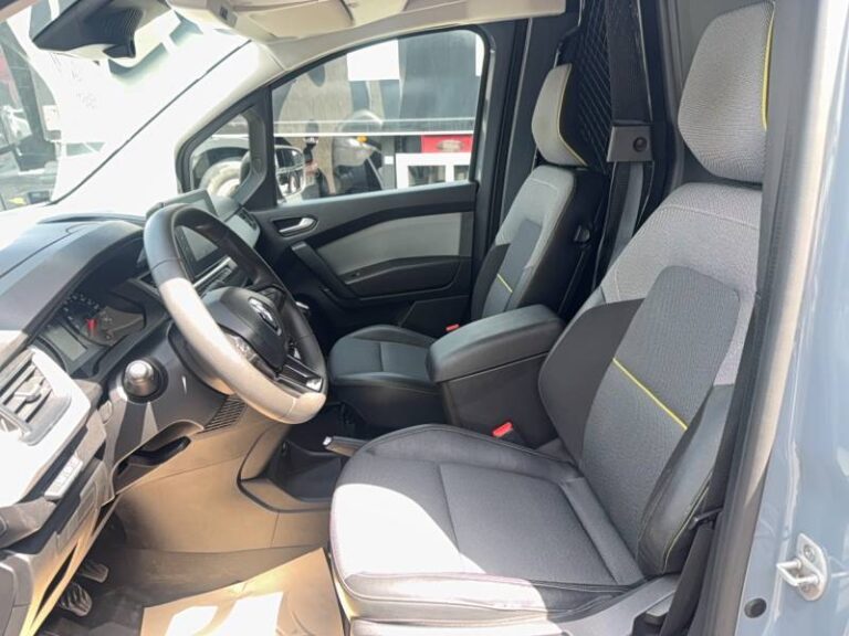 Renault Kangoo Van BLUE DCI 95 EXTRA SESAME OUVRE TOI - Image 10 (July 7, 2026)
